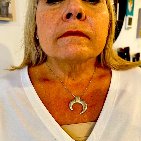 Vintage Silpada Horn Sterling Silver Necklace. New, used for display. - Picture 4 of 5